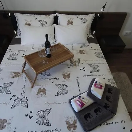 Mc Centar Apartman Апартаменты Пула